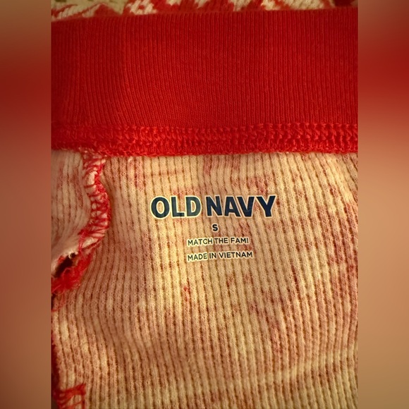 Old navy Red and White Patterned pajama set size s - Picture 15 of 16